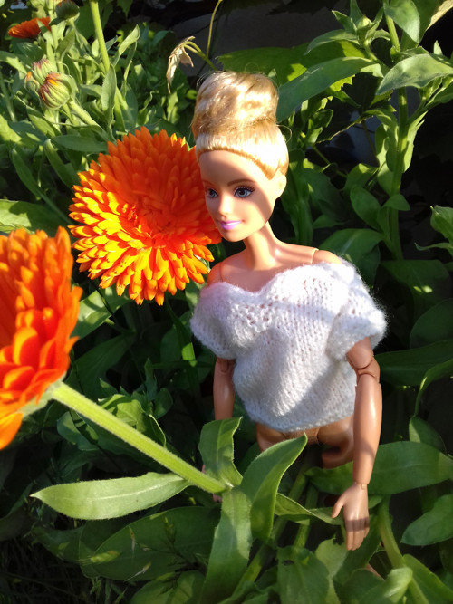 Pletená halenka pro panenku Barbie