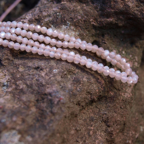 Měsíční kámen, pudrový, 2mm, sada 10 ks