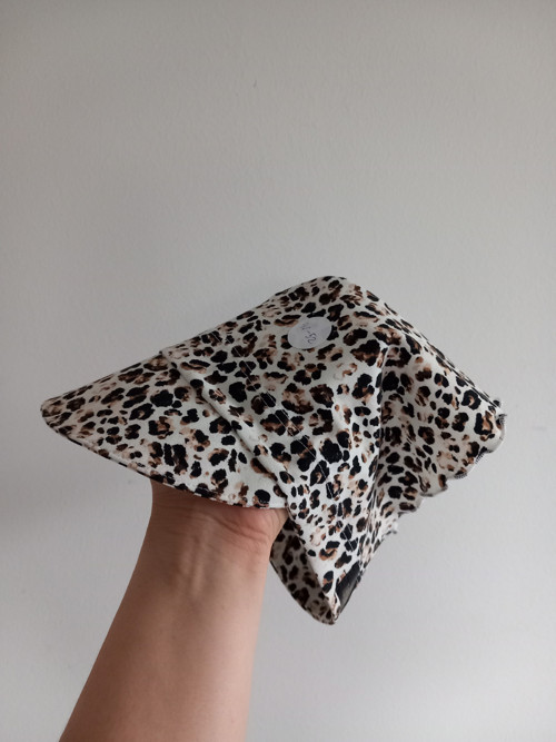 Letní šáteček s kšiltem Leopard 44