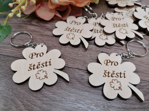 Přívěsek - klíčenka pro štěstí pro učitele