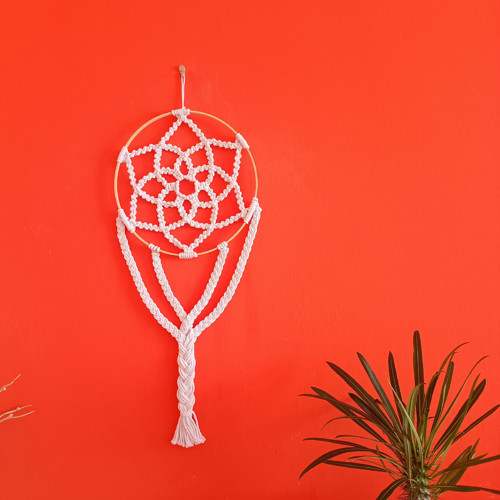 Macramé mandala dekorácia biela