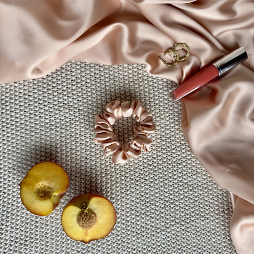 PEACH FUZZ - hedvábná scrunchie MINI — foto 1