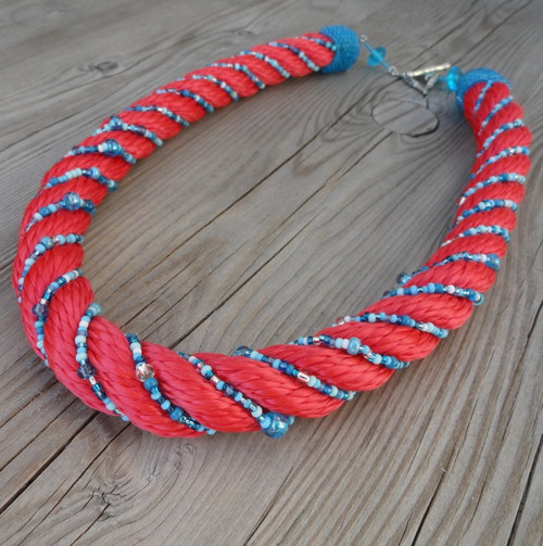Rosso con turchese