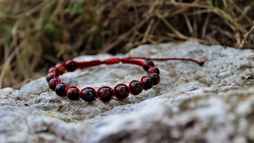Náramek macramé "jiskrné býčí oko"