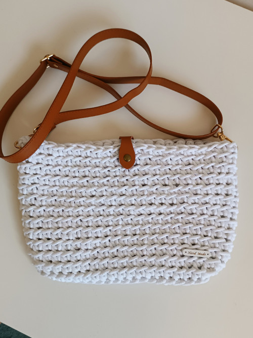 Bílá crossbody kabelka