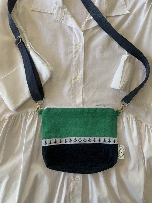 Zelená námořnická crossbody kabelka menší