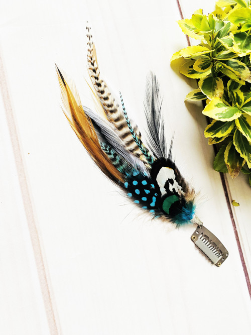 Peříčkový hair clip — foto 1
