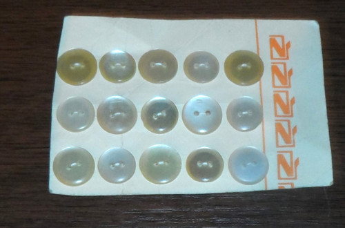 15x KNOFLÍKY perleťový odstín, originál karta