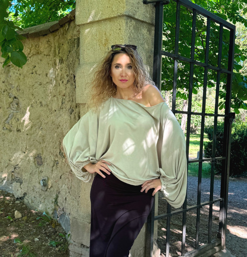 Volná béžová tunika