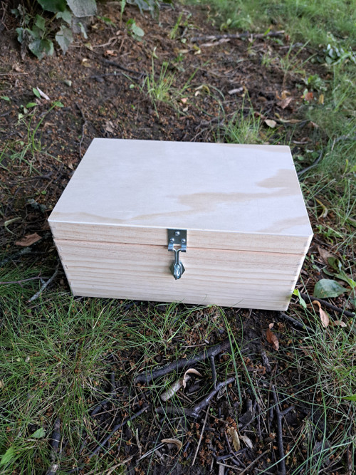 Dřevěná truhlička 30 x 20 x 14