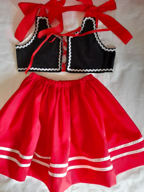 Kordulka ke kroji. Folklor. — foto 1