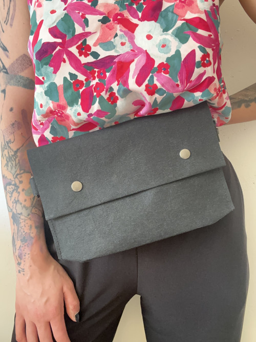 Papírová crossbody // all matte black