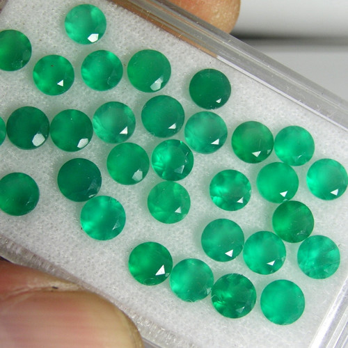 Zelený chalcedon, přírodní barva!, 5x5mm, 1.kus