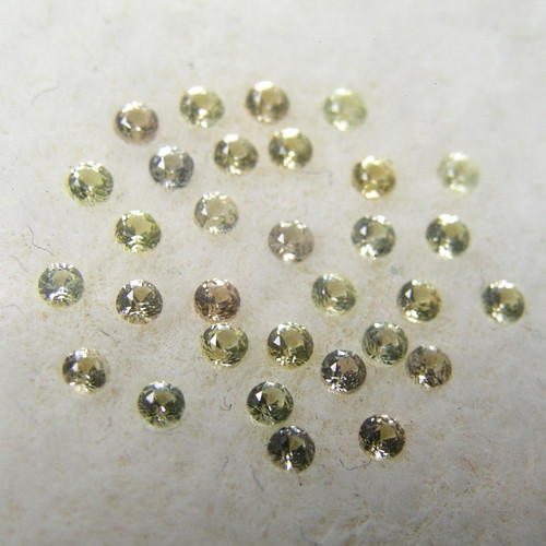 Přírodní, žluté Safíry, 1,3x1,3 mm, 1 kus