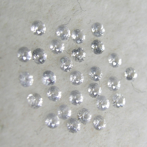 Přírodní čiré Safíry, Leukosafír, 1,5x1,5mm, 1 kus