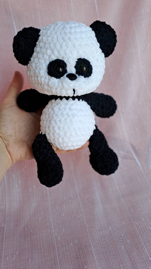 Háčkovaná panda
