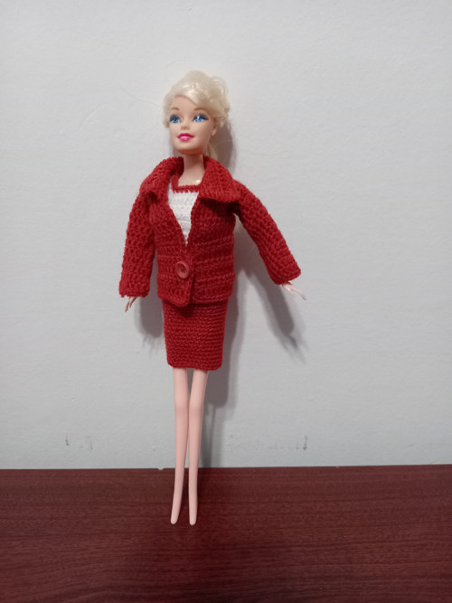 Šaty,sako,klobouk a taška pro Barbie
