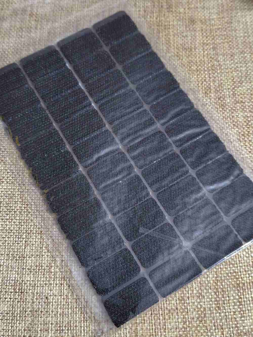 Suchý zip samolepicí obdélníčky 15x25 mm černá — foto 1