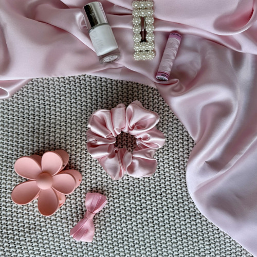 BABY PINK - hedvábná scrunchie KLASIK