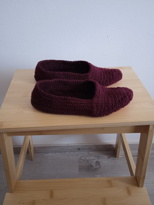 Háčkované boty višně — foto 1