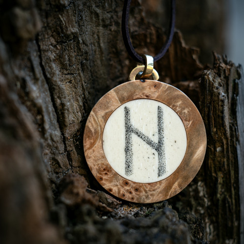 Oboustranný amulet Hagalaz a Wunjo - scrimshaw