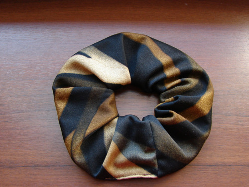 Scrunchie - černo-zlatá