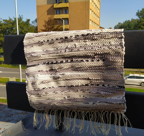 Malý tkaný kobereček...šedý — foto 1