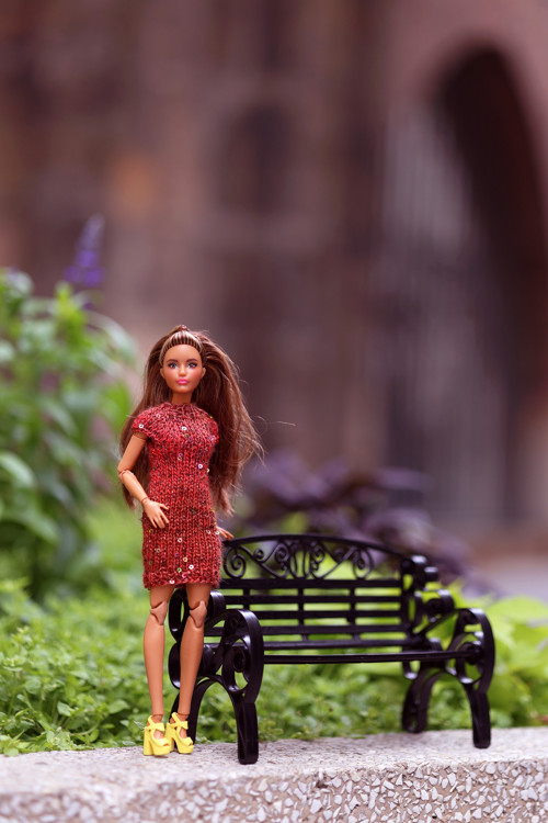 Šaty pro BARBIE efektní příze s flitry 3