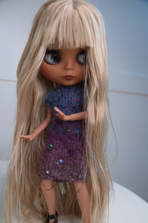 Šaty pro BARBIE a BLYTHE efektní příze s flitry 7