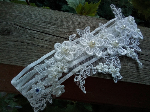 Svatební podvazek Ivory - modré krajkové květy 34