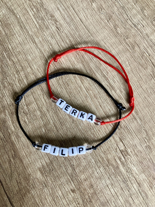 Jednoduchý náramek se jménem (na přání)