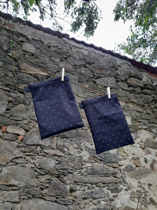 Nepromokavá kapsička-puntíkatá