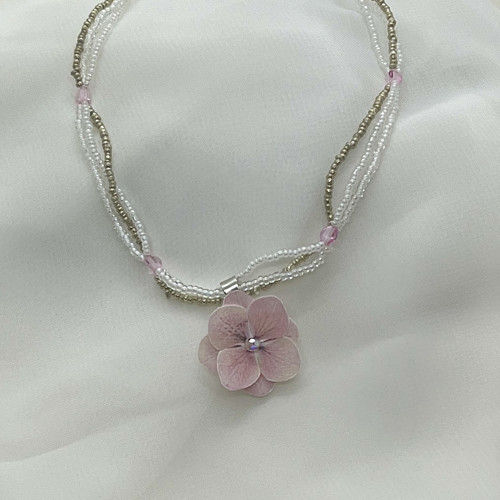 Náhrdelník z rokajlu Hortenzie Rosa