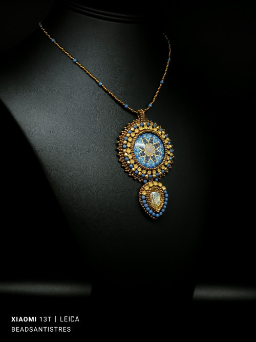 Vyšívaný náhrdelník "Mandala II." — foto 1