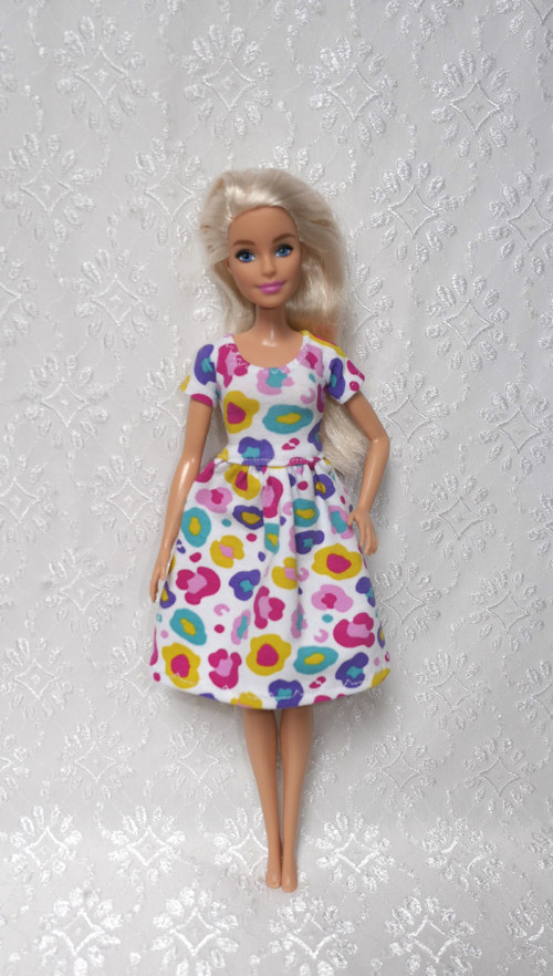 Úpletové šaty pro Barbie — foto 1