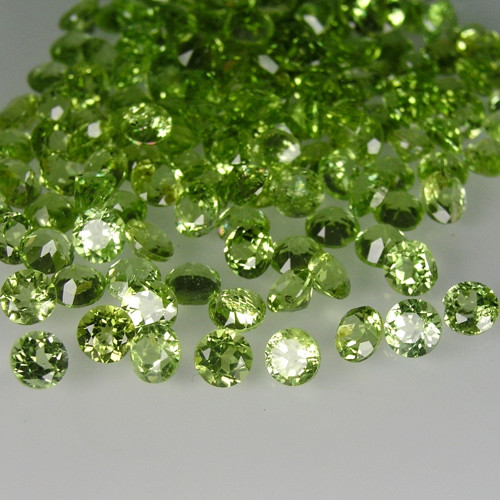Přírodní Olivíny, 4x4 mm, 6 kusů (více variant)