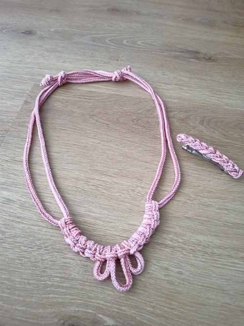 Set macrame na krk a sponka do vlasů — foto 1