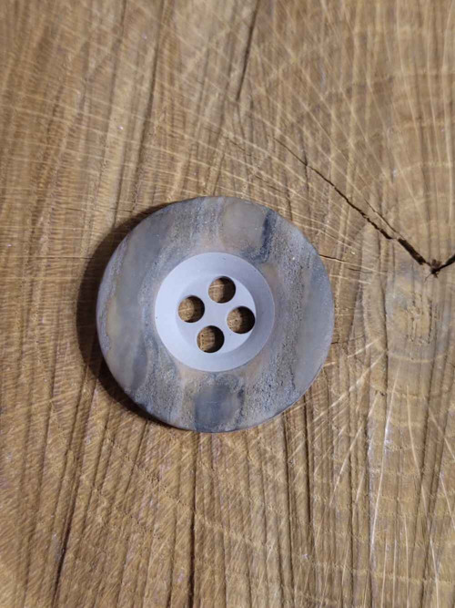Knoflík 34 mm matný béžový