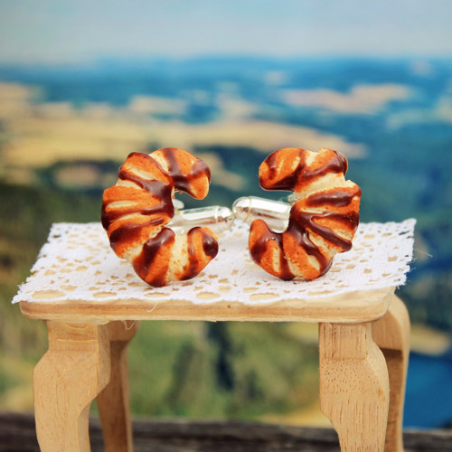 Croissanty s čokoládou - manžetové knoflíčky
