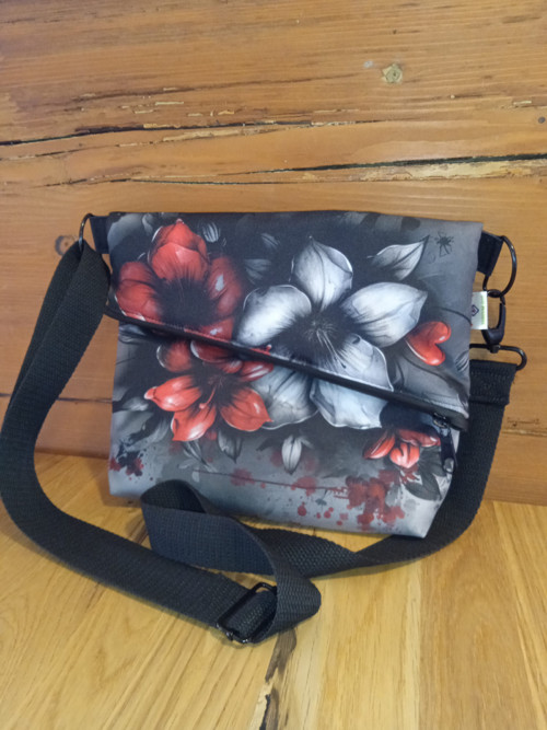 CROSSBODY TAŠTIČKA červenošedé květy