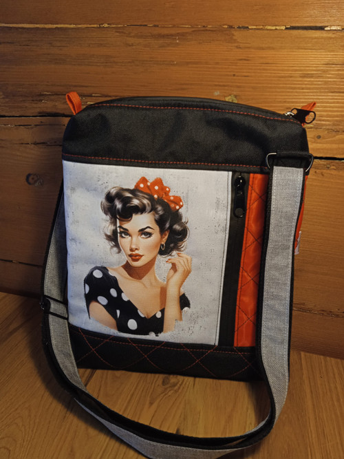 CROSSBODY TAŠTIČKA dáma v černém