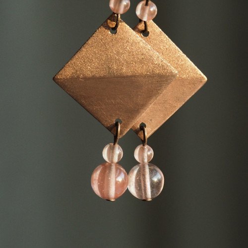 Kosočtverce s cherry quartz — foto 1