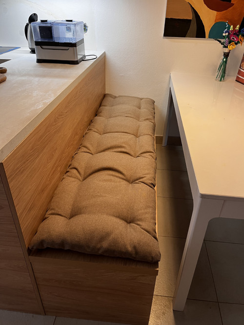 Sedák na lavici, hnědý, šití na míru