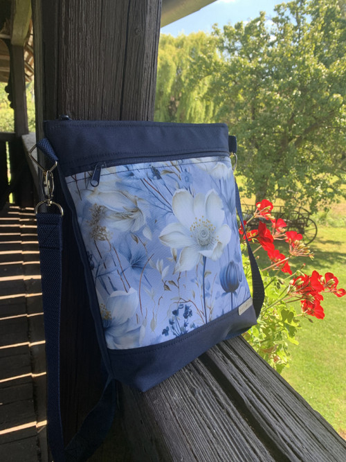 Crossbody kabelka - Čemeřice s modrou