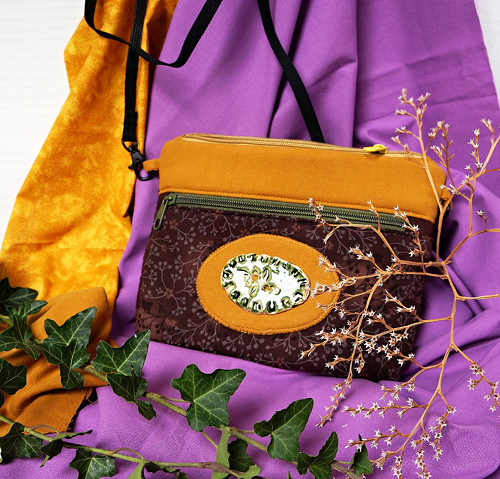 Crossbody s keramickým knoflíkem
