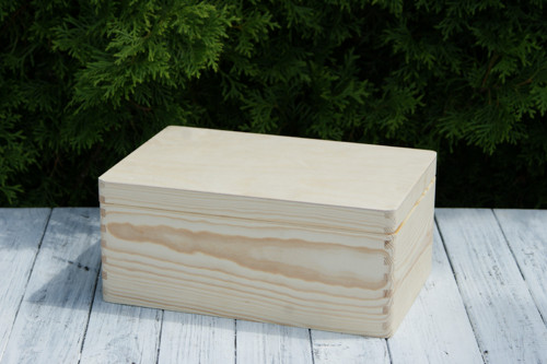 Box 30 cm x 20 cm x 13 cm s víkem bez rukojeti