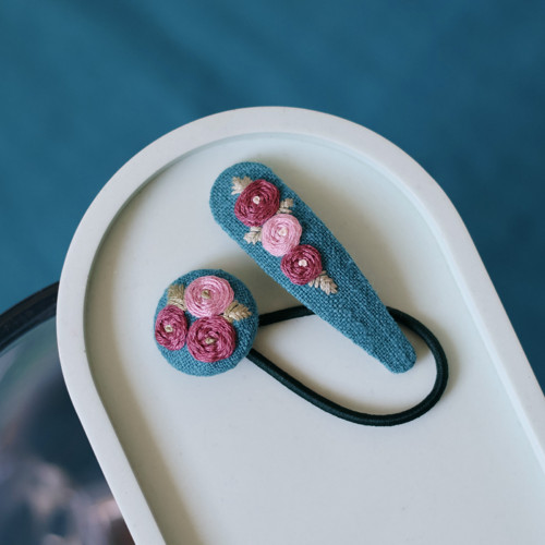Set vyšívané spony a buttonky na culík
