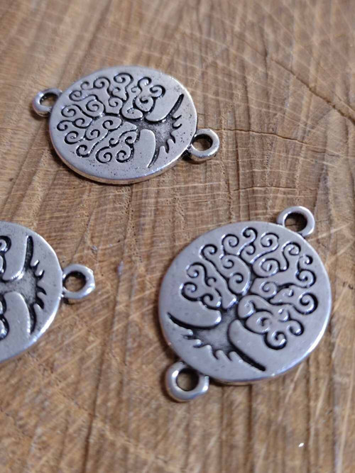 Ozdobný díl strom života 19 x 27 mm barva platina