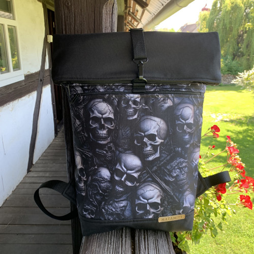 Lebky + přední kapsa na zip — foto 1