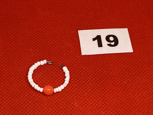 Korálkový drátkový prstýnek č.19